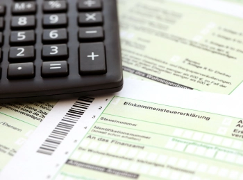 Steuererklärung und Taschenrechner